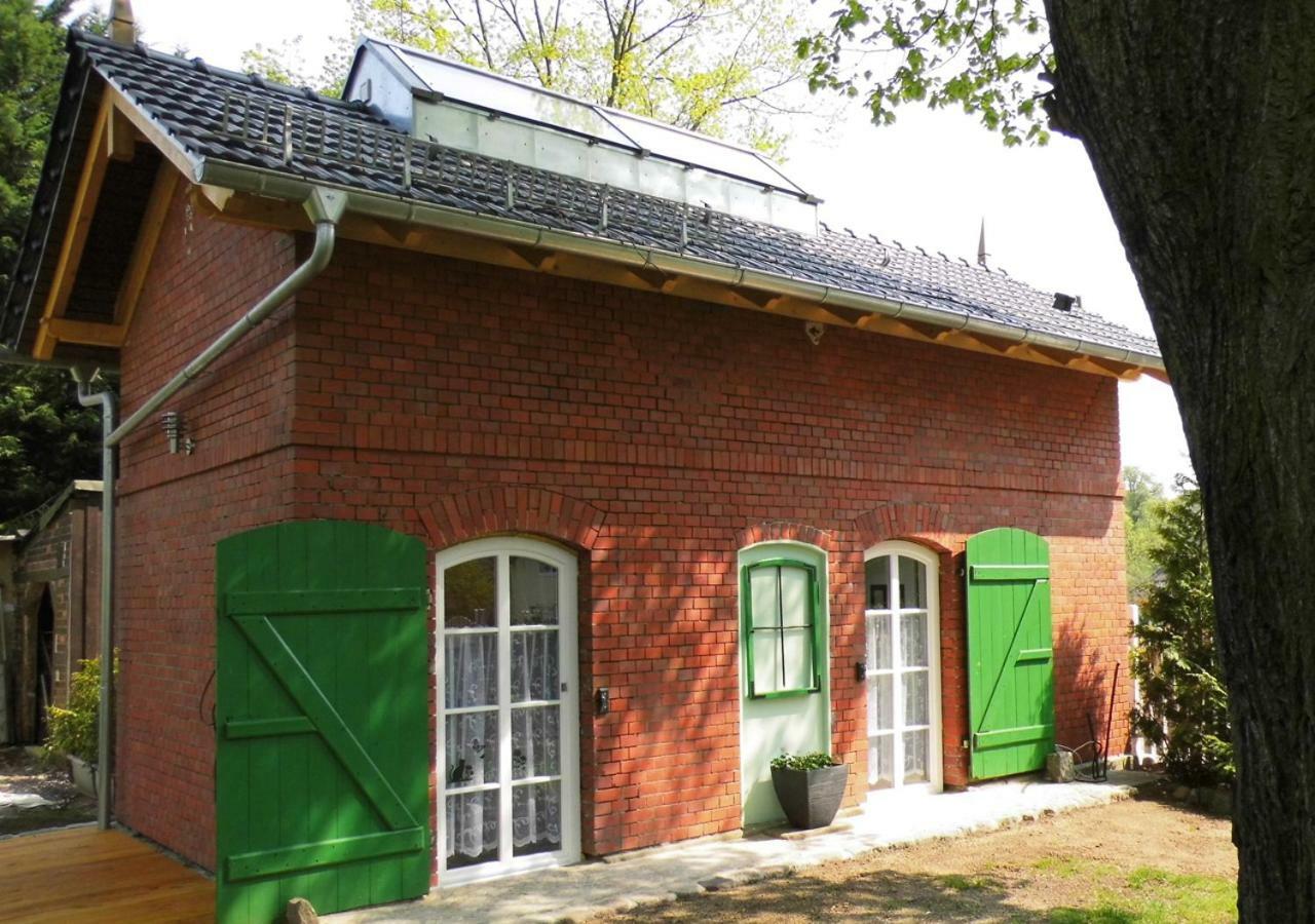 Bahnhof Droyssig - Uebernachten Im Denkmal Ngoại thất bức ảnh